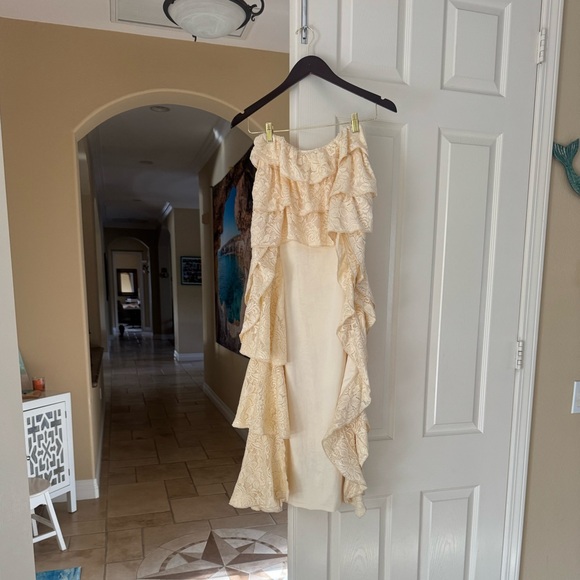 Outcast Piette tiered cream skirt - Picture 9 of 11